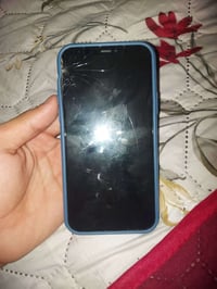 جهاز 11برو وما متأكد البطاريه مرفوعه لو لا ثاني شي البلازما مال الشاشه...