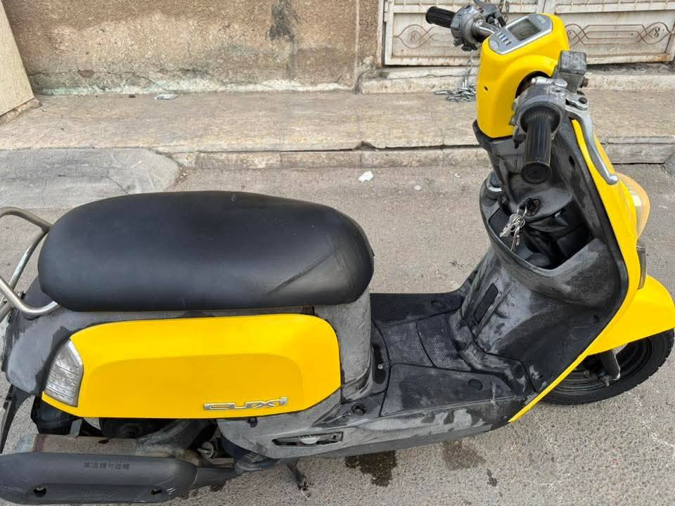 سلام عليكم دراجه بوليس كامله ما بيه نقص دراجه نضيفه دراجه ناعمه وحلوه شلعه ومعدل دراجه نكره سلف  كامله كهربايات ما بيه اي نقصص دراجه مال جنايه والاوراق كامله
سعر 700وبيه مجال 
مكاني بغداد  الحريه
رقم /  ***********
 واتساب موجود
