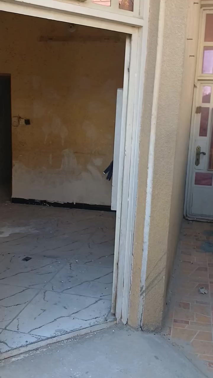 بيت الإيجار السعر ٣٠٠
***********
