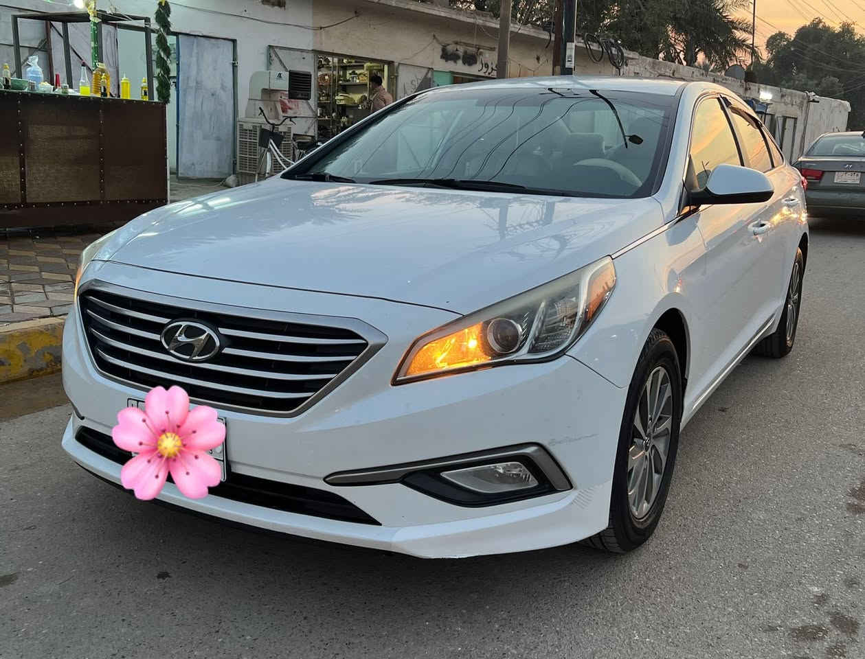 السلام عليكم
سوناتا 2017 وارد امريكي رقم انبار 

🚘سيارة كلين تايتل يعني بدون ضرر والسونار موجود مع الصور 
_اللون ابيض صدفي مميز 
_ضمان كير ومحرك GDI 
_تحكمات ستيرن جهتين 
_تحكم تبريد بيانو 
_ثلاث انضمه قياده ( ايكو - سبورت - نورمل ) 
_مانع انزلاق 
_داخل السياره صاج 
_تخم تاير جديد
_السيارة حرة بأسمي والتحويل ثاني يوم 

🚙السيارة احلى من الصور بهوايه تجي وتشوف و السعر ١٣٥ $ وبيه مجال حك جيتك 
📍#مكان السيارة الأنبار _ الخالدية 

للتواصل ***********
