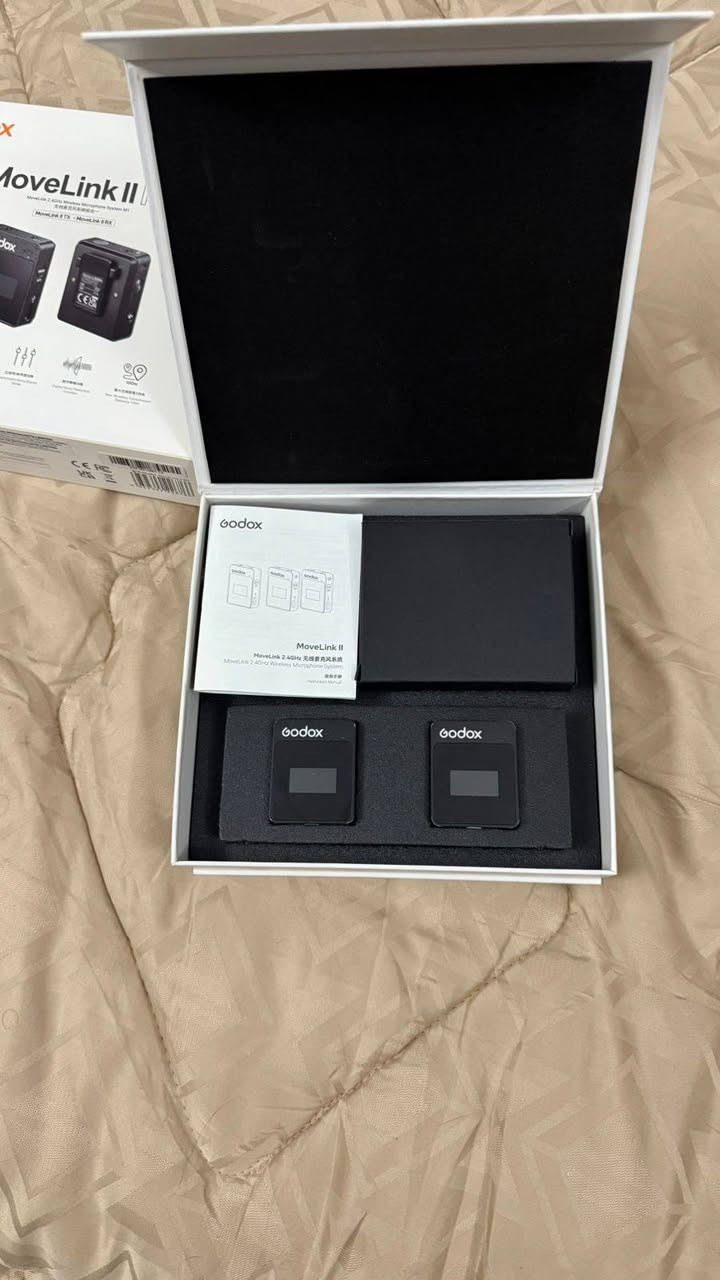 سلام عليكم
مايك من شركة كودوكس
مايك احترافي تكدر تستعملة للكاميرا والتليفون

ملحقاته :
فروة المايك ينطيك عزل اقوى
مدخلين واحد للكاميرا وواحد للتليفون
كيبلين تايبسي للشحن
و كيبل مايك ثانوي

"المايك متحدث واحد"

سعرة ٩٥،٠٠٠
للتواصل على رقم ***********
