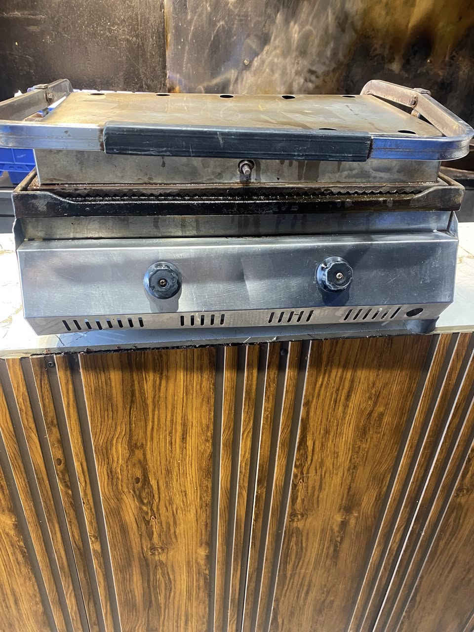 كابسه صاج الاصليه بيهه عيون غاز ثنين مكانهه جميله ***********
