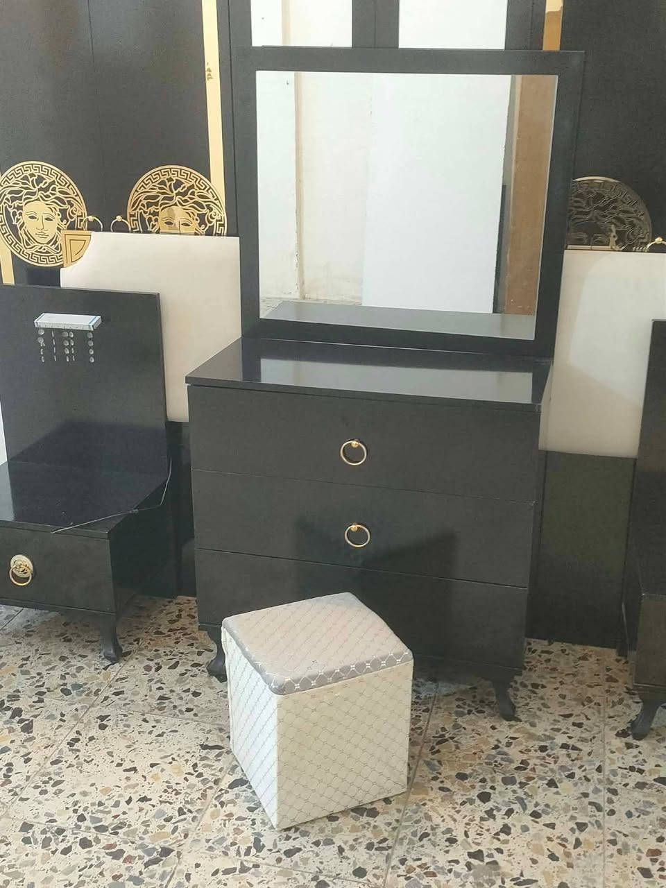 غرفة نوم تركي 
العدد 6
السعر 425
شد🪛 ونقل🚛 داخل بغداد مجاني


**إذا كنت صاحب هذا الإعلان وتريد حذفه لأي سبب، رجاءا أرسل رسالة إلى الدعم الفني**