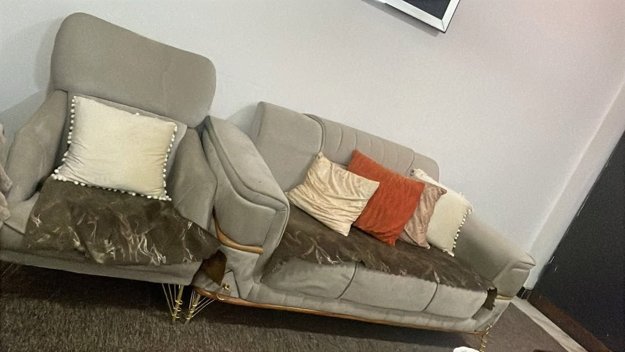 تخم تركي 7 مقاعد يتحول الى سرير 
مكان بلبنوك 350 وبي مجال


**إذا كنت صاحب هذا الإعلان وتريد حذفه لأي سبب، رجاءا أرسل رسالة إلى الدعم الفني**