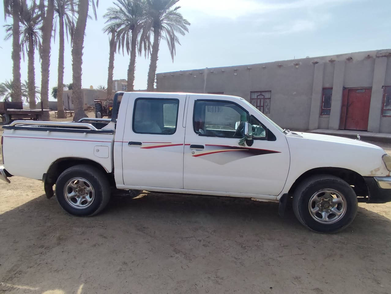 اسلام عليكم سيارة نيسان موديل 2003 سيارة جاهزة مكينة وكير وحدادية مكفولات كهربائيات كلهة شقاله سيارة مال جناي بيهة رشات صبق قليل سيارة جاهزة  مداور ثاني يوم راعيهة يريد مداور  رقمه. بصره السعر 67 وبيهة مجال المكان الناصرية سيد دخيل الهاتف ***********
