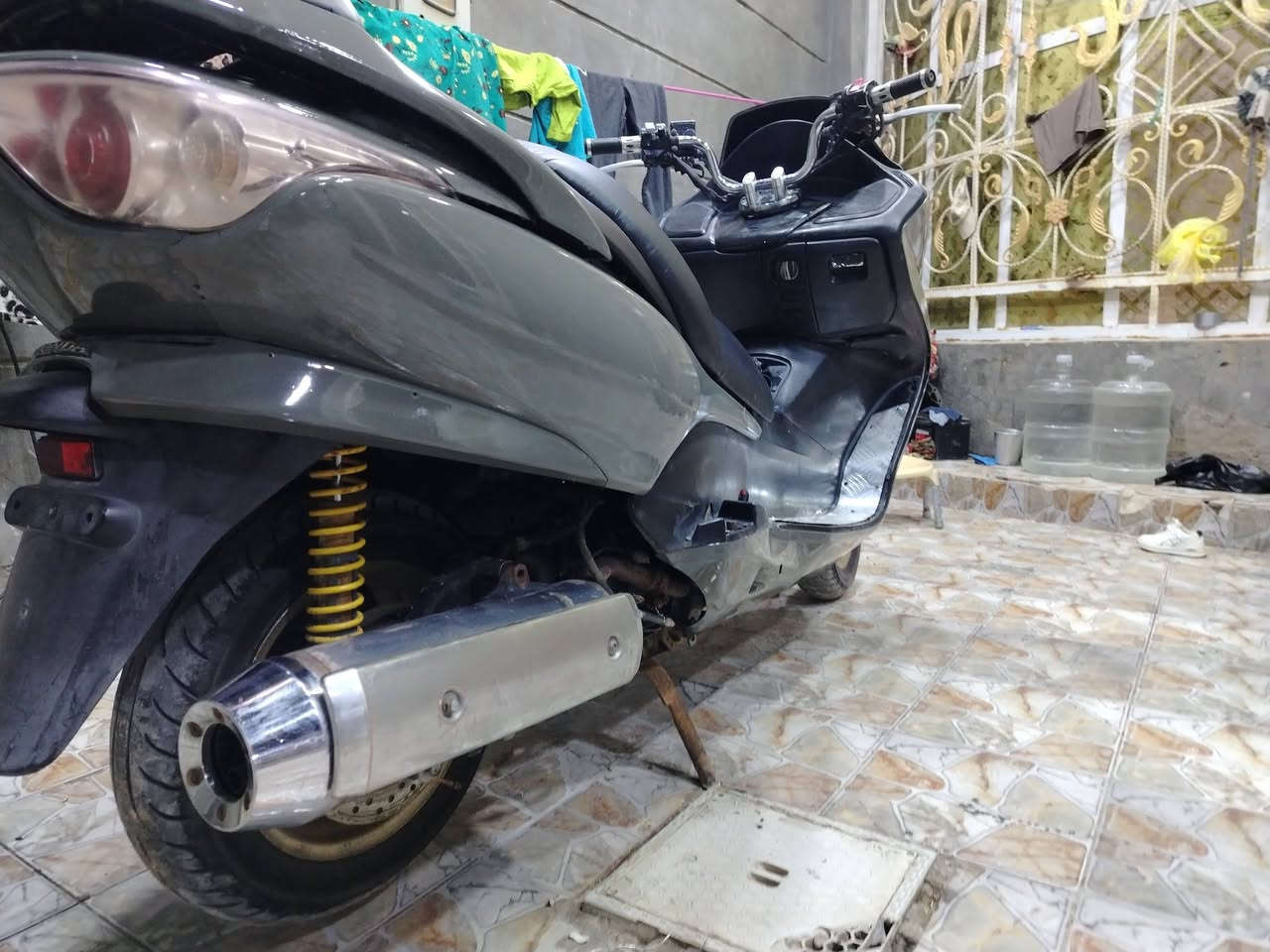 سلام عليكم 
فورزه 08 للبيع
 الدراجه بصمع مو سويج صبغ
جديد. محرك مفتوح تجفيت درجه اوله
 باتري جديد تايرات جديده.
دوشمه درجه اوله اشاير شغاله نكره سلف محرك اخرس
قايش جديد بنز كلج جديد 
مكاني ديوانيه السعر ٦٥٠
مكاني ديوانيه
الهاتف ***********
