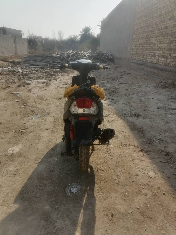 السلام عليكم 
ماكس عدله للبيع او مراوس ب نامه حربي بوشه 49 ما مفتوحه كهربائيّة كلها شغاله بس نقص كتف شحن وبريك امامي سعر 750 وبيها مجال اي ستفسار ***********
