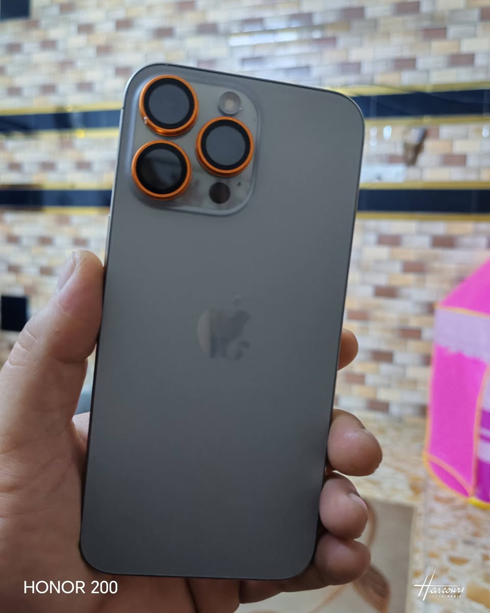 ايفون 15Pro Max نضافة 100٪
لون تيتانيوم الجهاز شرق اوسط
على ايدي ماستر كارتونه و كيبل و ملحقات كامله
شرط مبدل فقط بطاريه اصليه  فقط. 
السعر ٩٢٥ الف
العنوان بغداد. البنوك
للاتصال *********** واتساب
