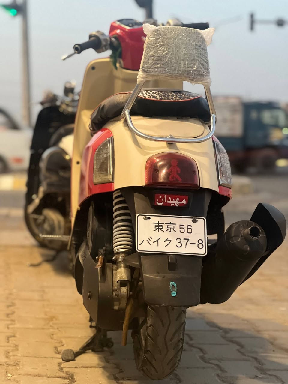 بوليس للبيع
نضيفه تخبل شوفة عينك 
مفتوحه مره وحده 
الدراجه منزله معرض وعندي وصل معرض مالته 
كفراته الحمر بلاديه مال دراجة ثانيه 
وعندي كفراته البلاديه الاصليه 
وعندي دواخله البلاد همين 
وطيك وياهه دواخل كريمي غير ذني همين 
 والدراجه شلعه ومعدل ونوزل مو كابريتر 
ونكره سلف وكهربائياته 100٪100 اطيك بيه ضمان 
ب700 وبيه مجال لطيبين مستعجل على بيعته 
وهذا رقمي بي واتساب ومتواجد بل مازنجر 
***********

