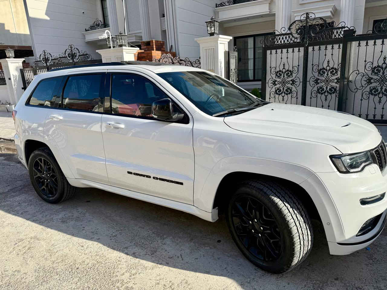 السلام عليكم
جيب كراند شيروكي فئه s شركه هارلم خليجي
موديل 2022 سياره كلش نظيفه فول مواصفات رادار امامي ماشيه 62 مايل السعر 365$ عنوان اربيل  
***********
