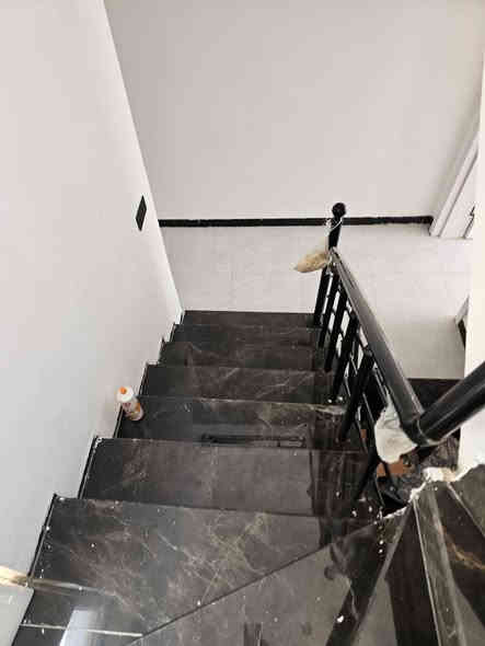 دار للبيع  مع الاثاث بيع مستعجل 
بعكد بليبل من اقرب المكانات الى الامام الحسين عليه السلام 

60متر،طابقين بناء طابوق درجه اولى
الطابق الاسفل:صاله ومطبخ واستقبال وصحيات داخلية وخارجيه
فوك:غرفتين وصحيات وسطح
اثاثه مرتب وجديد كلش اشهر من اخذناه
سند25طابو صرف غير مملوك الدوله والسند باسمنه
السعر145قابل لتفاوض
راح تحصلوني واتساب 
***********
