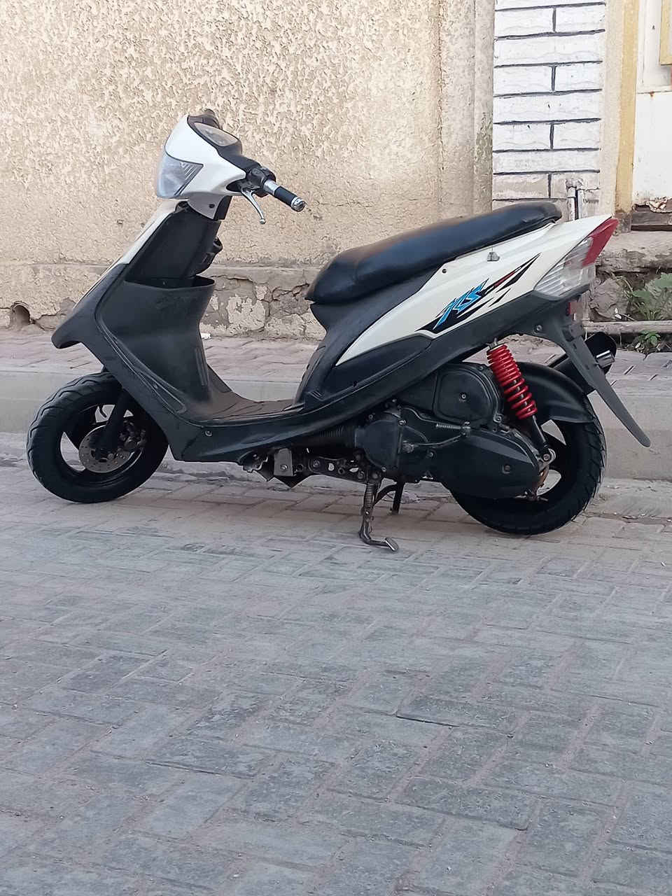 السلام عليكم
للبيع ماكس عدله مفتوحه شغل مضبوط 

جاهزه منكلشي

49 بلاد

سلف لايت بكلايت هورن اشاير كلشي شغال

تايرات 2 جدد توني شادهن

صالنصه FM جديده شادهه

للاستفسار واتساب الاتصال على الرقم التالي ***********
