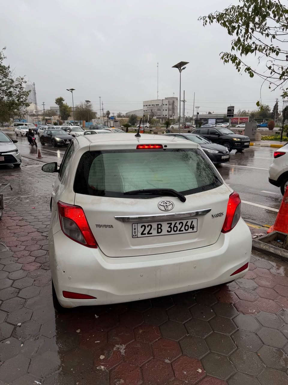 Toyota yaris 2012 
بەناوی خۆمە
سەنەوی و هەزە و ژینگەو ریگاوبان نویە تا ٢٠٢٩
١٩٣ هەزار رۆیشتووە
 بێ سبوغ بێ تعدیل بێ دەعم هەموی بەشەرت 
کلین زۆر پاک و خاوێن مایتەوە
٩٨ ورقە و معامەلەی برایانە 
*********** أربيل, العراق
