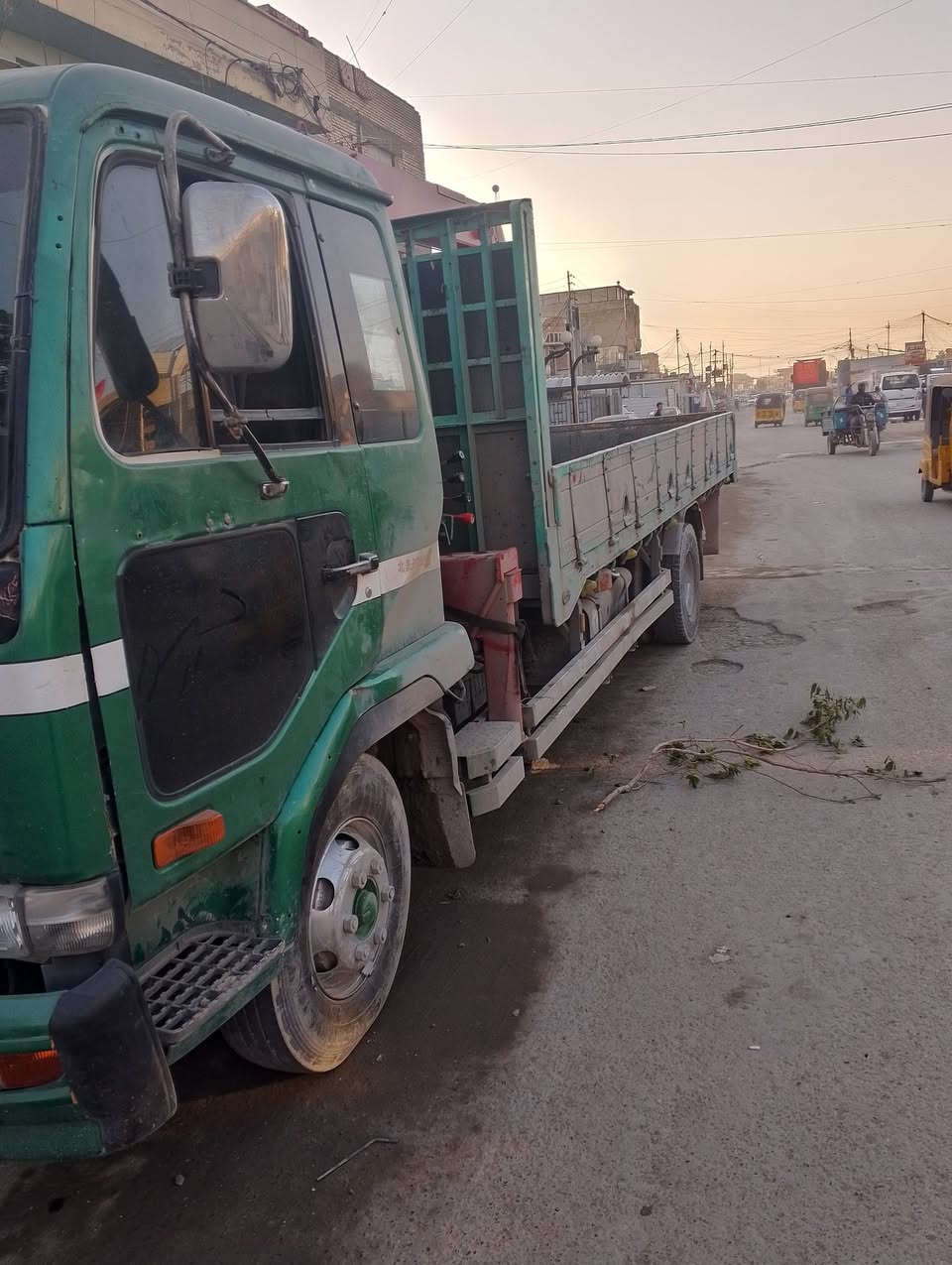 سلام عليكم هينو ميسان كرين مكينه فوصه 14 سوبر طوله سته وربع بس فطر بل شاصي سياره جاهزه تخم تاير سعر 130 وبيه مجال قليل***********
