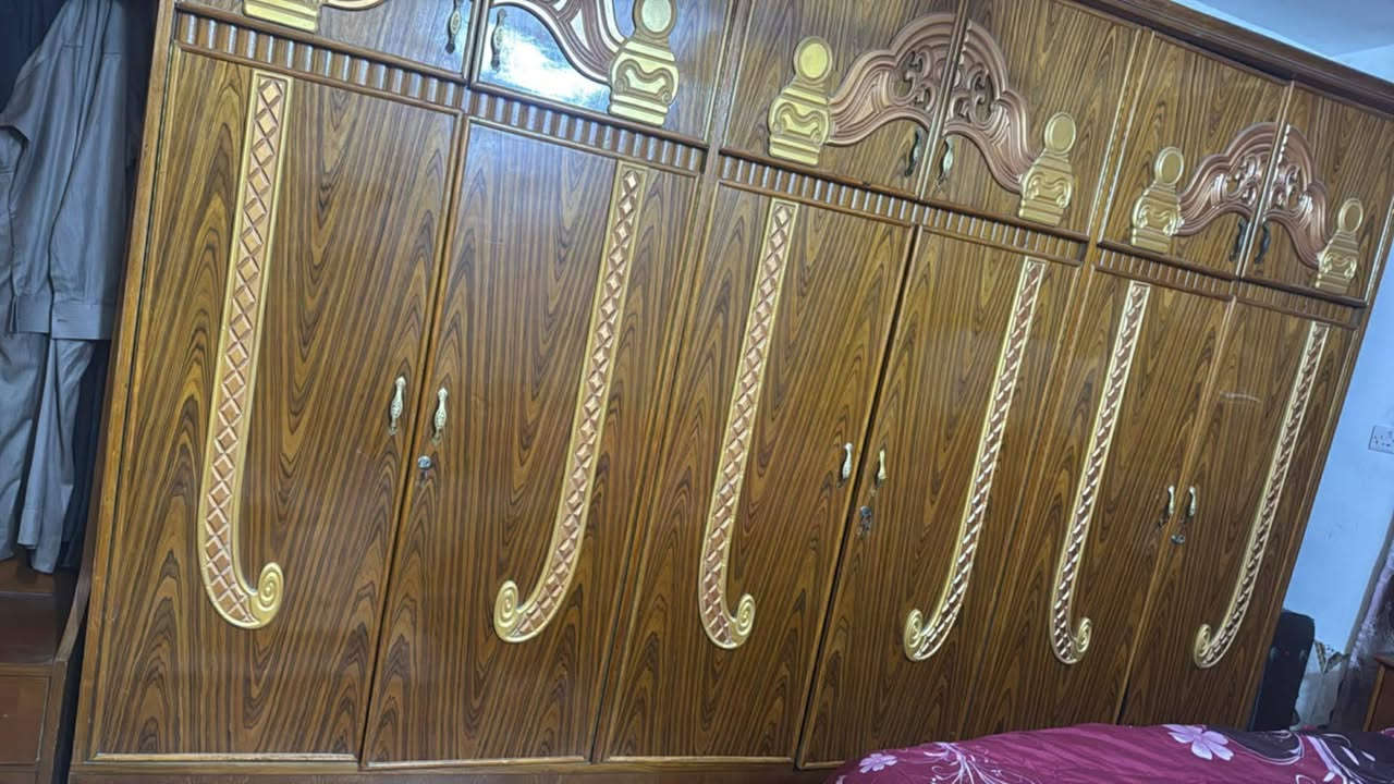 توجد غرفه نوم توج خشب حطاطه نضافه 90 بل ميه السعر 900 وبيها مجال 
العنوان الرمانه منطقه البوعبيد للاستفسار ***********

ادمن وافق
