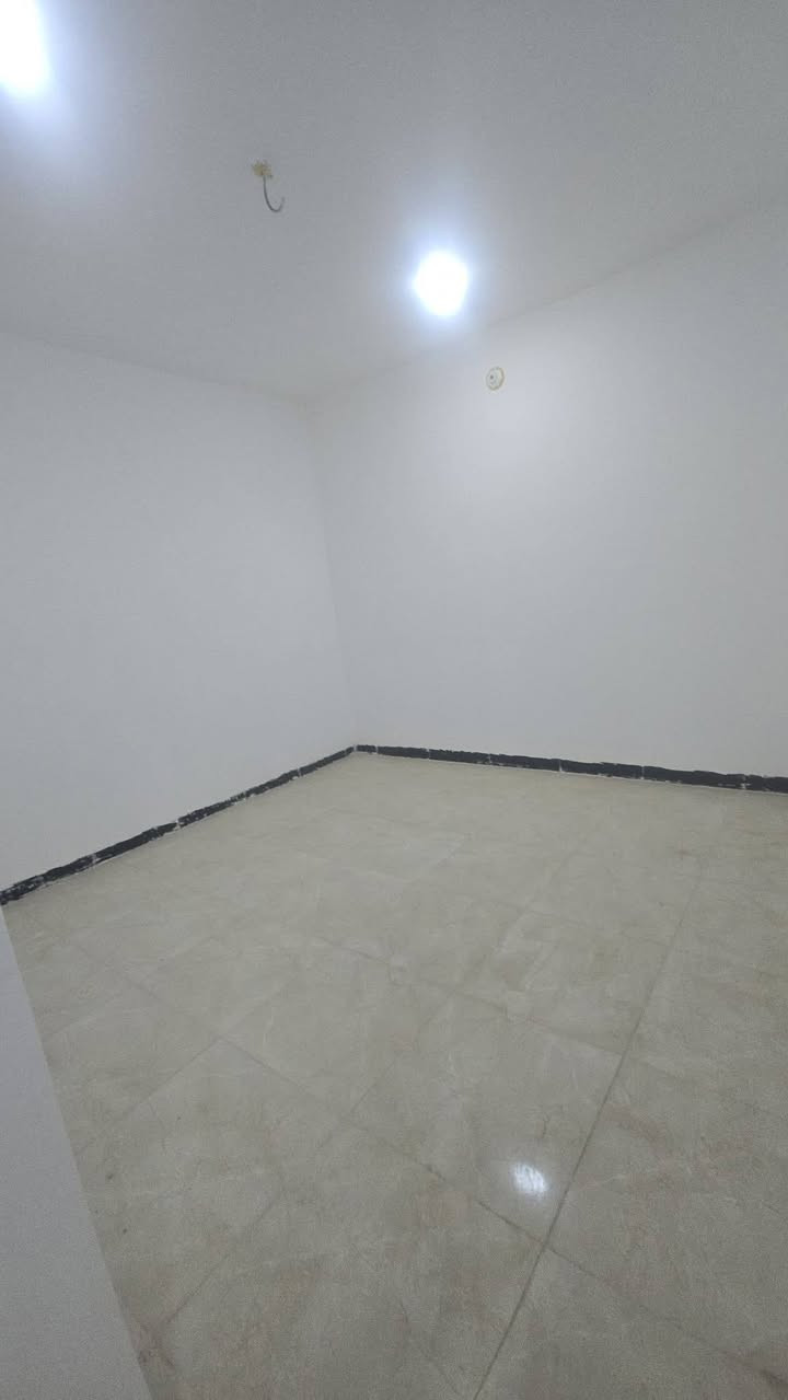 ✅ طابو زراعي سند 25 بقرار محكمة باسمك ✏️
🧱 بناء طابوق سقف صب 🧱
💡 كافة الخدمات متوفرة: ماء، كهرباء، تبليط،  💡
🏦 الموقع: بلنجف،  ملحق حي ميسان 
🛌 غرف نوم: 2 + صالة + مطبخ + صحيات بالداخل والخارج + استقبال
عمود 110يبعد عن شارع كربلاء 150متر 
☎️ للاستفسار ***********
