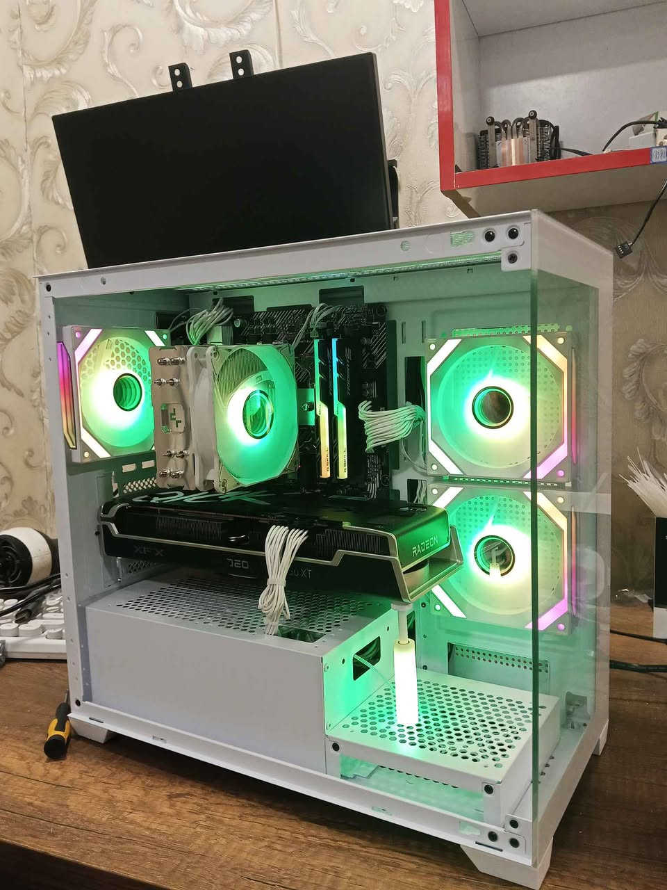 CPU: Ryzen 5 5500
​Cooler: Deepcool AG400 (Note: The label has a minor typo reading "DEPCOOL")
​Motherboard: Asus Prime B450M-A II
​RAM: 16GB (2x8GB) 3200MHz G.Skill
​Storage: 512GB NVMe
​GPU: RX 6750XT 12GB XFX
​Power Supply: 650W 80 Plus Aigo
​Case: Aigo G218M

 سعری: 780$
شوێن هەولێر... أربيل, العراق


**إذا كنت صاحب هذا الإعلان وتريد حذفه لأي سبب، رجاءا أرسل رسالة إلى الدعم الفني**