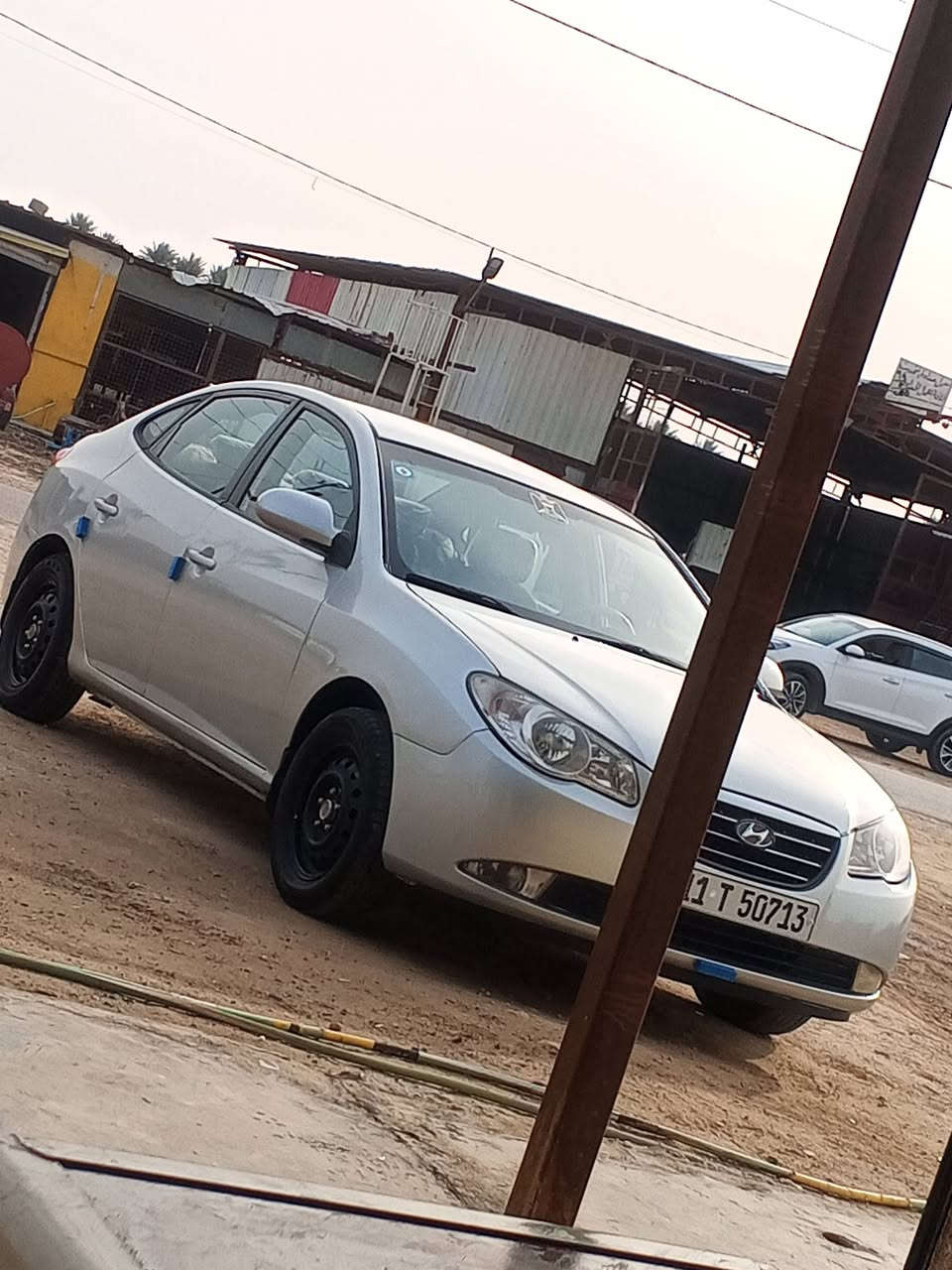 السلام عليكم
لنترا امريكي موديل 2007 
محرك 2000 جديد 
كير جديد 
رقم بغداد بسمي تحويل ثاني يوم 
سياره حادثه امريكه جاملغ فقط
ومصبوغه عام اثر جراد لا ظربه لا اي شي القماره ممصبوغه
سياره جاهزه من كلشي تبريد ثلج
تخم تاير متخلي عليها ولا ربع
مكان سياره صدر اليوسفية
***********
