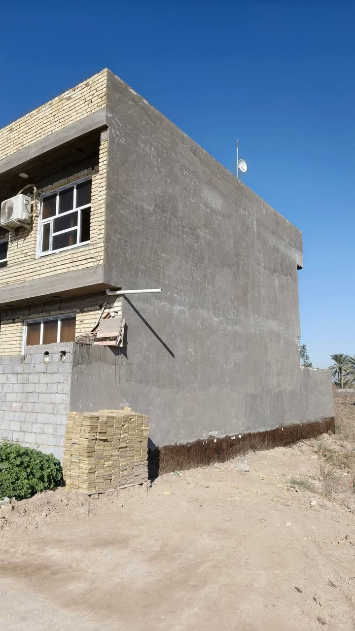 سلام عليكم
للبيع بيت مساحه 200م.  طابقين يحتوي على ثلاث غرف نوم العنوان طريق حله بغداد خلف محطه تعبه وقود الفنديه للاستفسار الاتصال على ‏‪***********‬‏/‏‪***********‬‏
