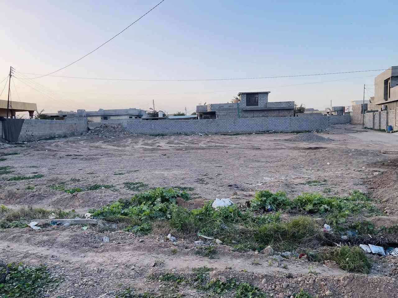 قطع أرض زراعية طابو سند 25 للبيع 
المكان/خلف دائرة الكهرباء 
الاستفسار/‭0782 489 8841‬
