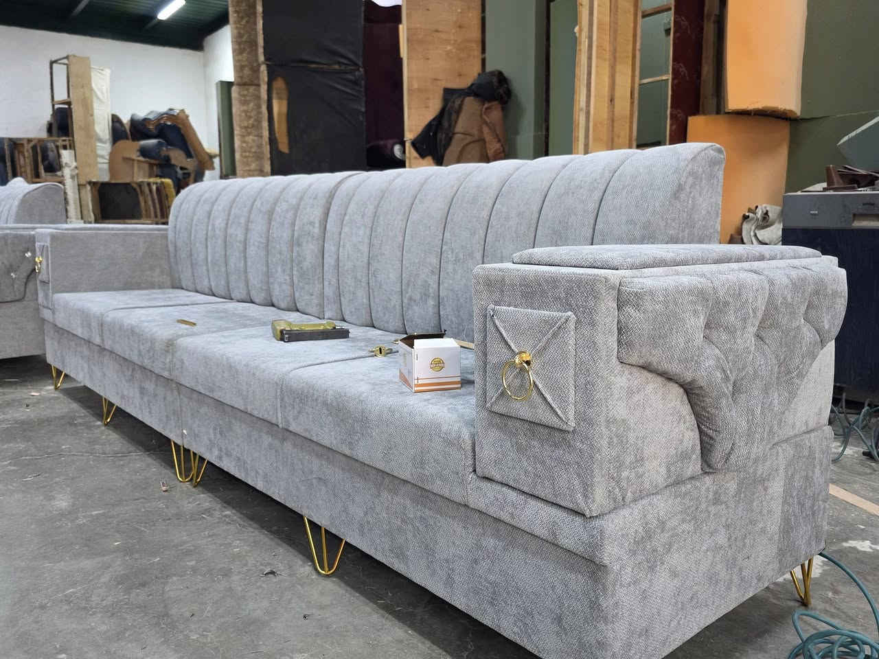 🛋️ ​🛋️ عرض لمدة ثلاث ايام فقط اخاص بشهر رمضان  : سارع بلحجز  الفخامة والمتانة ب 55ألف فقط! مستعدون لتبديل القديم بالجديد 
​جدد بيتكم بأحدث موديلات التخم والديوان العراقي بمواصفات "درجة أولى" وسعر لا يقبل المنافسة.
​✨ لماذا تختار منتجاتنا؟
​الهيكل الخشبي: مزيج من خشب الجاو والروسي الأصلي لضمان القوة.
​القاعدة: بلوك أسود سمك 16 ملم (تحمل عالي جداً).
​الحشوة: إسفنج مميز (ضغط عالي) لراحة تدوم طويلاً.
​القماش: أرقى أنواع الأقمشة التركية بألوان وملمس عصري.
​🛡️ ضمان حقيقي
​نحن نثق بما نصنع، لذلك نقدم لكم ضمان لمدة 3 سنوات على كافة الموديلات.
​🚚 التوصيل؟ علينا!
​لأهالينا في النجف الأشرف، التوصيل مجاني تماماً حتى باب الدار.
العنوان نجف سايدين نصر ميلاد معرض تبارك الرحمن *********** 
ما عليك فقط تتصل واحنة نجيك للباب ناخذ القياسات
