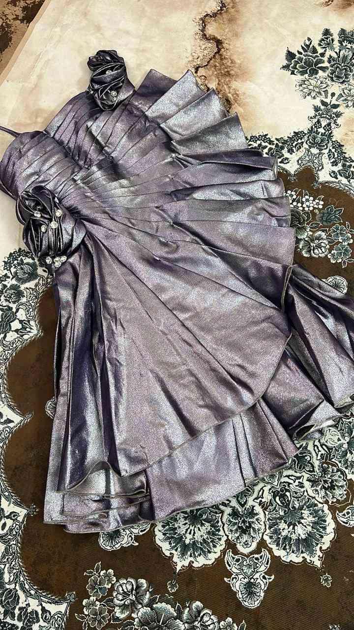 فستان للبيع يلبس قياس ٤٠-٤٢ 
تصميم خاص من الاردن ملبوس ساعتين فقط و كلشي موضح بالصور حتى البطانة و بالحقيقة كلش احلى من التصوير  
اريده ب ١٠٠ الف و بي مجال مكاني بغداد


**إذا كنت صاحب هذا الإعلان وتريد حذفه لأي سبب، رجاءا أرسل رسالة إلى الدعم الفني**