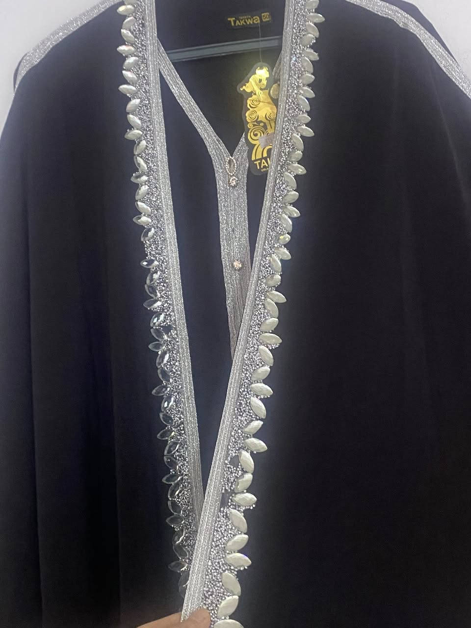 قفطان اسود قياس 50
يلبس من وزن 80 الى 100 
يفيد الي اعمارهم من35 واكثر
ماملبوس ابدا بس قياس دقيقه وحده 
السعر 50الف


**إذا كنت صاحب هذا الإعلان وتريد حذفه لأي سبب، رجاءا أرسل رسالة إلى الدعم الفني**