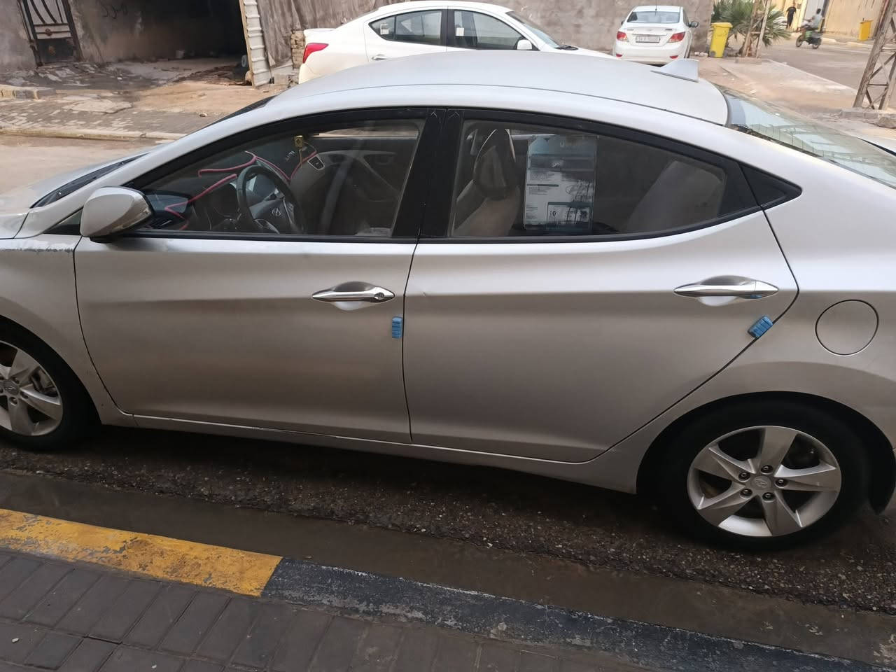 السلام عليكم 
النترا 2012 وارد كوري سنوية 2027 بأسمي الشراي خابرني وتدلل
رقم؛ ***********
