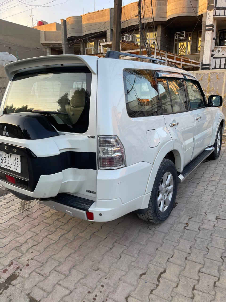 السلام عليكم عندي ميتسوبيشي باجيرو حبتور موديل 2010 مكفولة من الصبغ والضربة فول مواصفات محرك 6 سلندر مكانها بغداد سعراها 150 وبيها مجال ***********
***********
