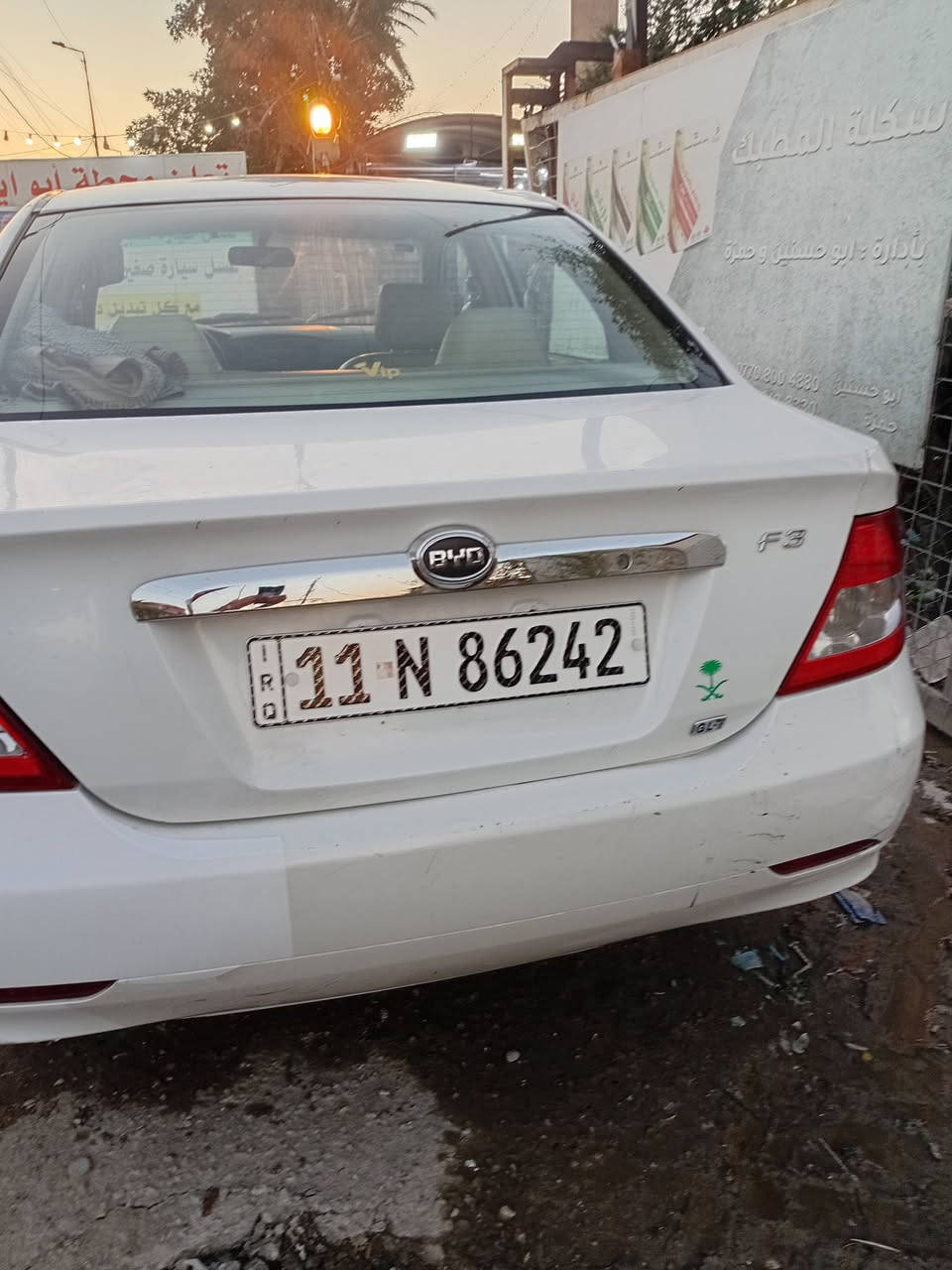 سلام عليكم  بي واي دي للبيع موديل 2012 كير ومحرك كله جديد   بيه  قطعتين بارد  ماشيه 125الف  تخم تاير  ويل  جدد صدر جديد السعر 65  مكاني المعلمين  هاتف ***********
