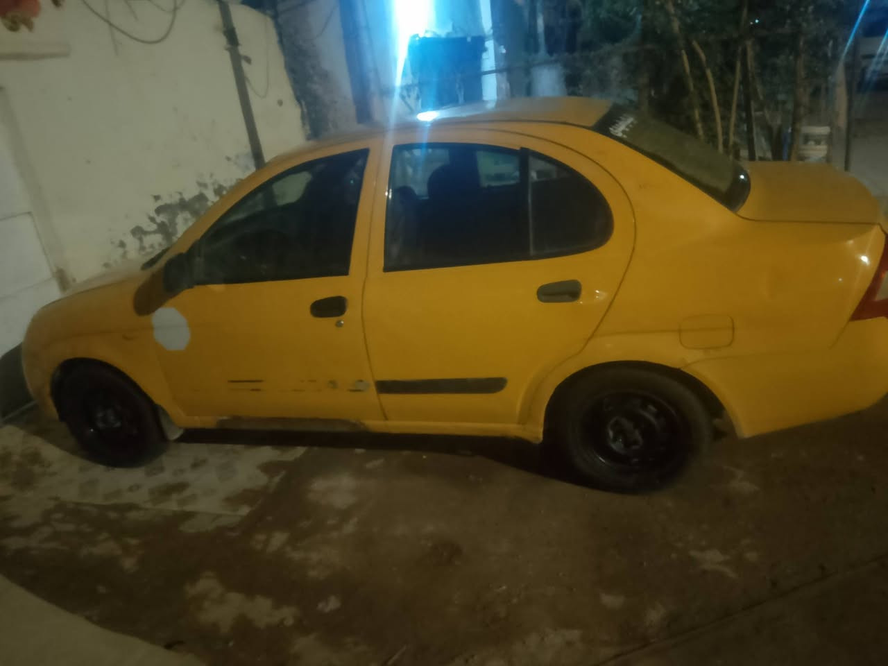 السلام عليكم طيبه موديل 15 بيها باب مبدل مكينه جديده تبريد فول هيئه وغرمات اصفرهن بيدي 
باتري جديد تخم تاير  داخله هزه ومعامله واصله لبصمه رايدها 28 وبيها مجال مكانها الديوانيه حي الوحده 
*********** بي وتساب
