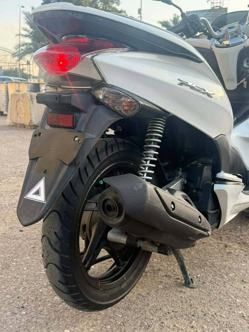 السلام عليكم للبيع دراجه pcxجيل الاول مديل 16 دراجة مال رمبه ماخذها رمبه الدراجه وأعلى ايدي ياباني الاصلي دراجه جديده مال جناي وعلئ ايدي لون مميز حجم مكينه 《150》
ياباني الاصلي دراجه كامله أستان كهربائي حساس ازدحام حرف دراجه جديده الدراجه مكينه لوك شلعه معدل خير من اللّٰه دراجه تكول جديده بمعنئ الكلمه واحلا من الصور مال جناي المكان بغداد الكرخ دراجة مكفوله اي نقص مابيه السعر مليون و300الف الأتصال على الرقم ***********

ا
