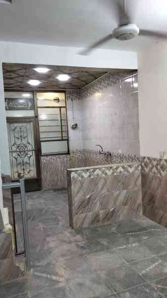 السلام عليكم 
انسب الاسعار أنسب الاسعار 
بيت للبيع المساحة 50 م طابق ونص بناء حديث 
طابو زراعي سند 25 إقرار محكمة 
متكون من 2 غرف نوم وصالة ومطبخ ومنور وصحيات 
بالجاير حي الزهور عرض الشارع 12 م تبليط 
السعر 65 مليون وبيه مجال قليل لشراي ان شاء الله 
الاستفسار الاتصال على الرقم او واتساب 
***********
