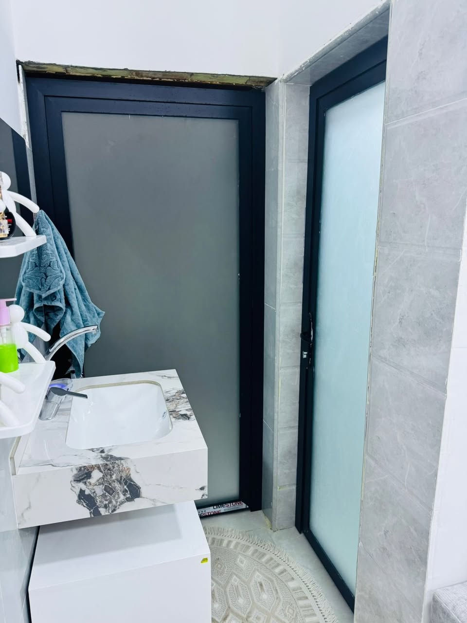 بيت للبيع حجي عبد الثانيه 100 متر ركن وجه 10 والنزال 10 طابقين كامل بناء حديث درجه اولى الاستفسار الاتصال على الرقم ***********
