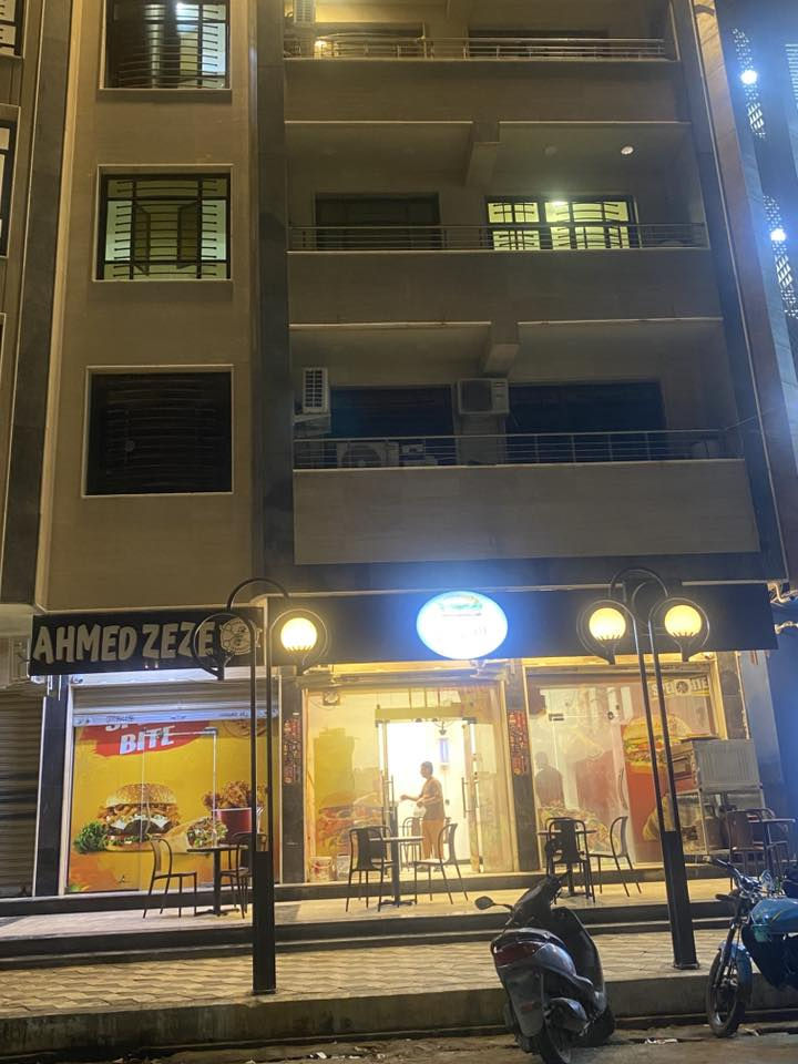 مطعم للبيع مع كافه تفاصيله الموقع شارع فلسطين مقابيل المنتزهات       لاستفسار *********** 
‭0771 527 4864‬
