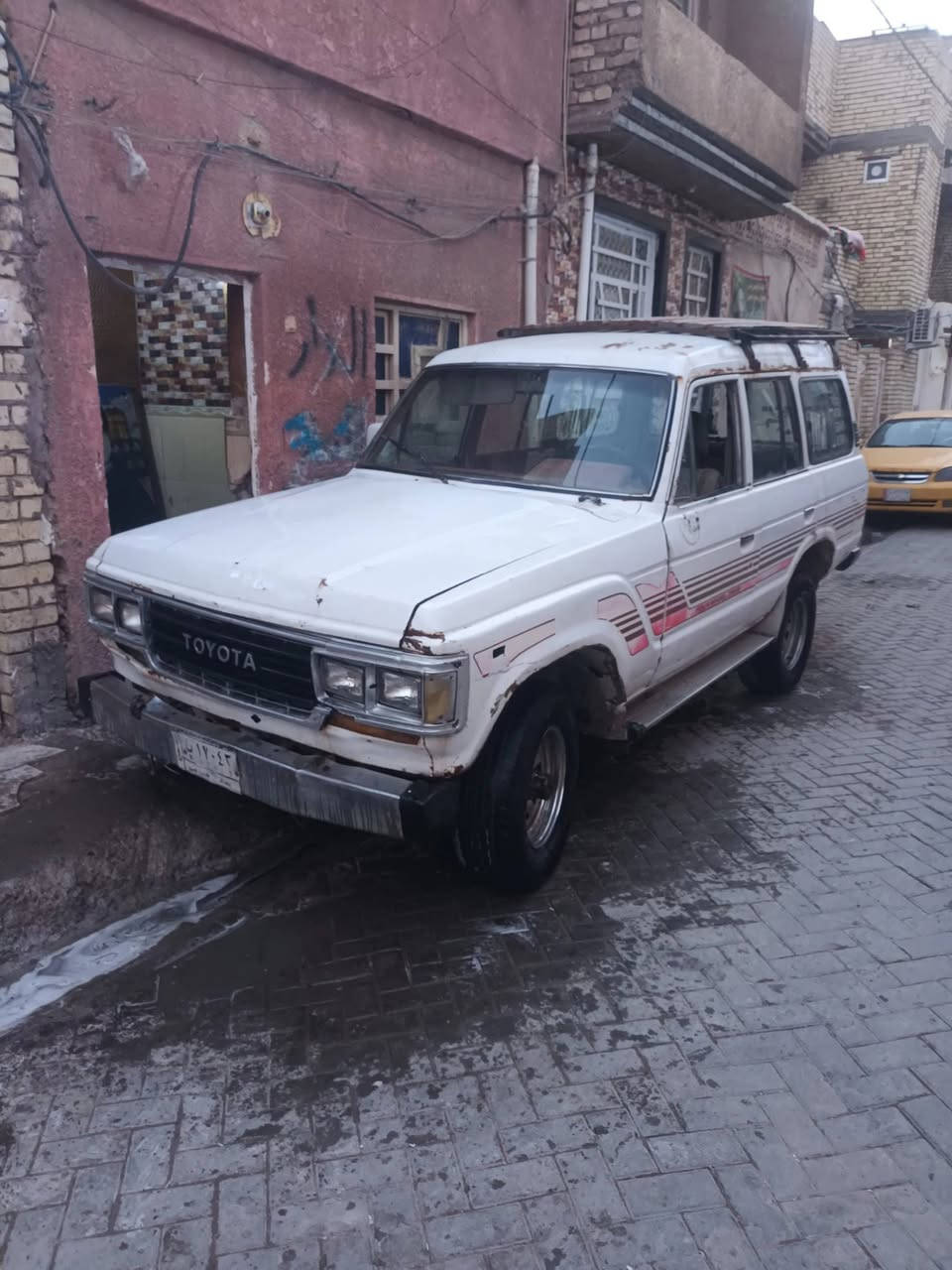 لاندكروز مكينه ففتي تلتالاف كير عادي جدد موديل 82رقم بغداد الماني تحويل ثاني يوم بكاني بغداد مدينة الصدر وليحب يخابر رقمي *********** وسعر 26ورقه وبيه مجال الطيبين
