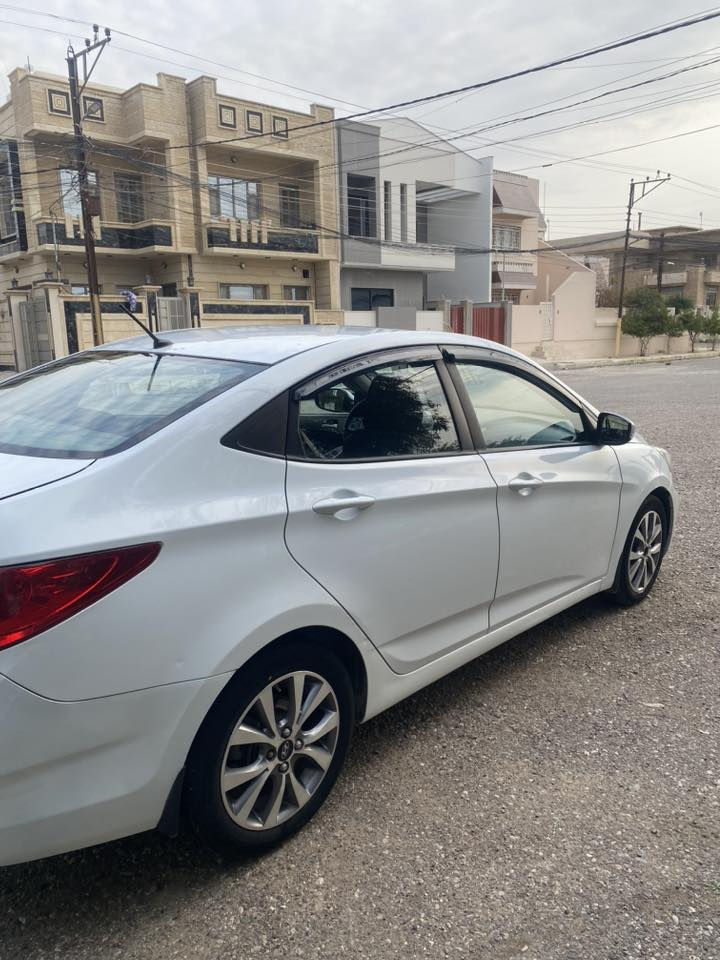 السلام عليكم
اكسنت مضلع موديل 2017
وأرد خليجي المحرك 1600
الكير دوش تحكمات ستيرن الجامات كهربائي
رقم أربيل جديد سنويه باسمي وهزه جديده 
كاربون بانزين ⛽ شرط التحويل 
ماشيا 210 
 بدون ظرر 
السعر 118$ وبيها مجال بسيط 
العنوان موصل
تليفون كورك ***********
تليفون اسيا ***********
