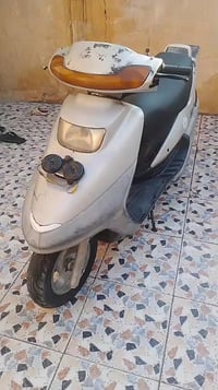 عندي دراجه ميه ياباني للبيع نقص كابريتر وبيها نضوح بالمكينه تخم تاير ك...