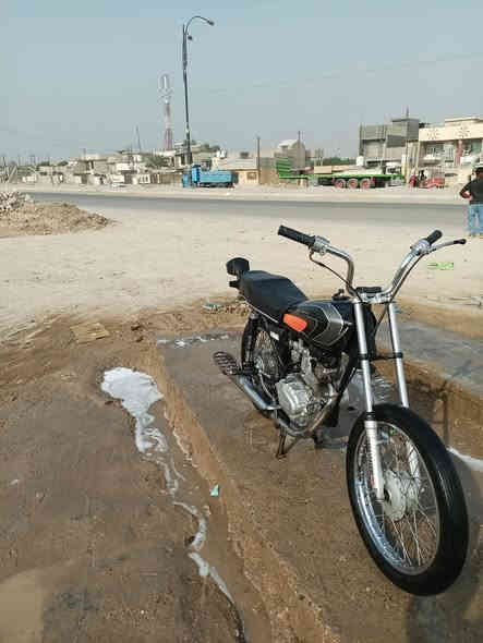 البيع سيجي نامه مكينه اهوان براغي 8 شرط الفصله وتعليك شاصي نامه شلامجه كلك كلك دراجه براغي ما عيزه صالنصه شيرازي الصلي السعر (375)وبيه مجال حك جيه فقط مكاني بغداد نهروان رقمي (***********)
