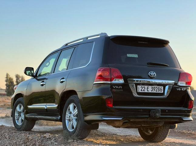 سلام عليكم لاندكروز للبيع
فول مواصفات 
خمس كاميرات
صندوق كهربائي 
موديل 2013
محرك  8
5700 بلادي مكفول
مواصفات الكزز
رقم اربيل بسمي
سيارة مكفوله من كل النواحي 
بس بيها دعاميه اماميه مرشوشه
العنوان فلوجه
السعر 41
التواصل 
***********
