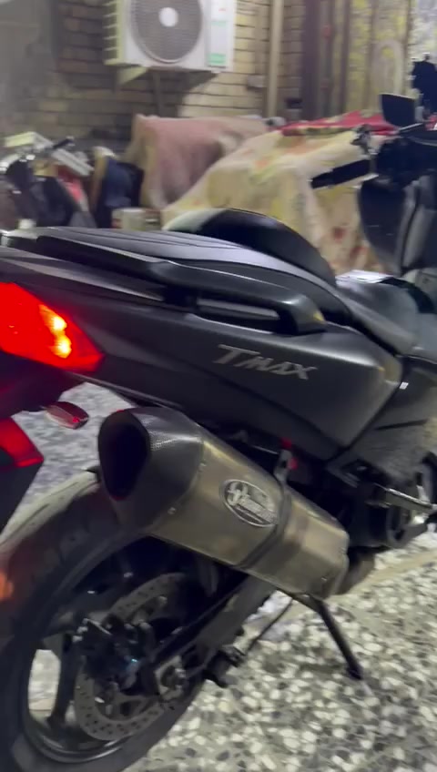 سلام عليكم
دراجه تي ماكس TMX 2019 
موصفات DX  جامه كهرباء 
كشن تدفئه تبريد جديده 
البيع مكان بغداد بلديات 
جديده كلش
سعر 85$
***********
