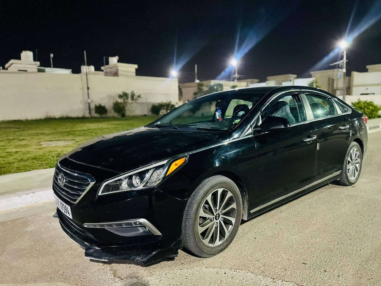 هونداي سوناتا
٢٠١٥ وارد امريكي 
حادثها قبق جنطة فقط السونار ويه الصور 
محرك jdi 2400  بانزين عادي 
رقم انكليزي مداور ثاني يوم 
تبريد شغال 
المواصفات 
تحكم ستيرن جهتين 
كامره شاشه 
مانع انزلاق 
سيادة حلوه جاهزة
مكاني كربلاء 
السعر ١١٠ ورقه 
***********
