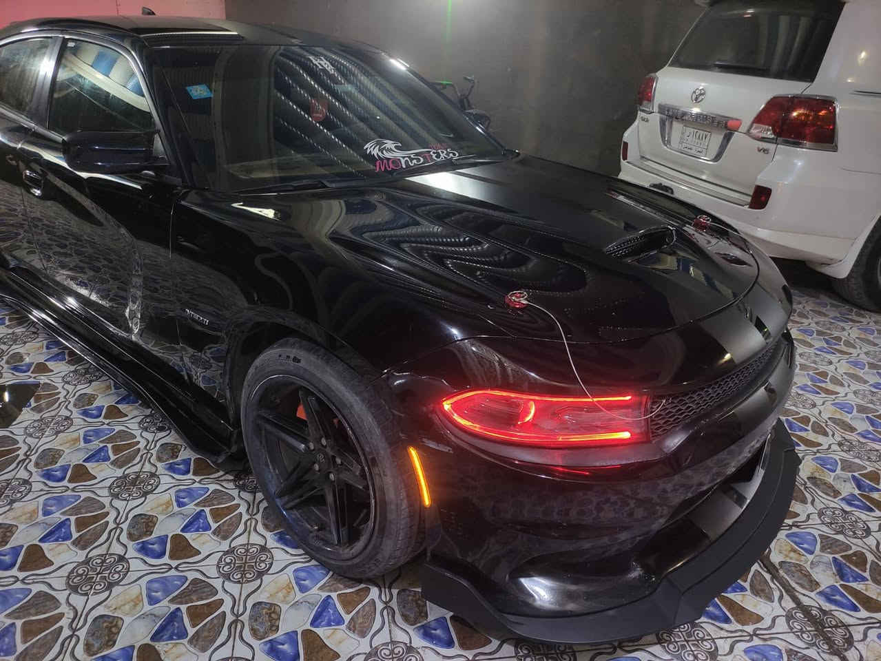 السلام عليكم تشارجر هيمي ٥٧٠٠ موديل ١٦ للبيع أو مراوس بشيء نظيف مثلها
السلام عليكم للبيع أو المراوس تشارجر هيمي ٥٧٠٠ موديل ٢٠١٦ :

١-بدون حادث بدون ضربة تقرير سرقة باب و مشدود أصلي بدون صبغ الصبغ ألي عليها فقط بسبب تحديث السيارة للSRT من دعاميات و كت و بنيد

٢- السيارة لغد و شاصي و أيرباكات كلها كفالة زيرو مسج حجر بيئة و دكشن SRT جديد شرط الفحص هيدرز و أويل كاج كان و أكزوز HT POWER 

٣- تخم تايرات جديد و ويلات جديدة و حدادية جديدة و أذان مكينة كله جديد ضمان سنة بعده بالضمان صارلي شهر و نص من شادهن و جبنة كير و مكينة جديدة و مكاين جام جديدة يعني أدامة للسيارة من الداخل فول ما تصرف عليها ربع دينار 

٤- شاشة لمس و برمجة و أنطلاقية و دركة كاربون فايبر و شيفتات تحكم كله أصلي 

٥- لدات تحكم بالهاتف و عيون الشيطان كاملات و السيارة لا متعوبة و لا بيها مشاكل تقنية فقط بارد بالباب عكس السائق كلش خفيف و ما يبين أبد و هذا رقمي بي فقط واتسأب ***********

