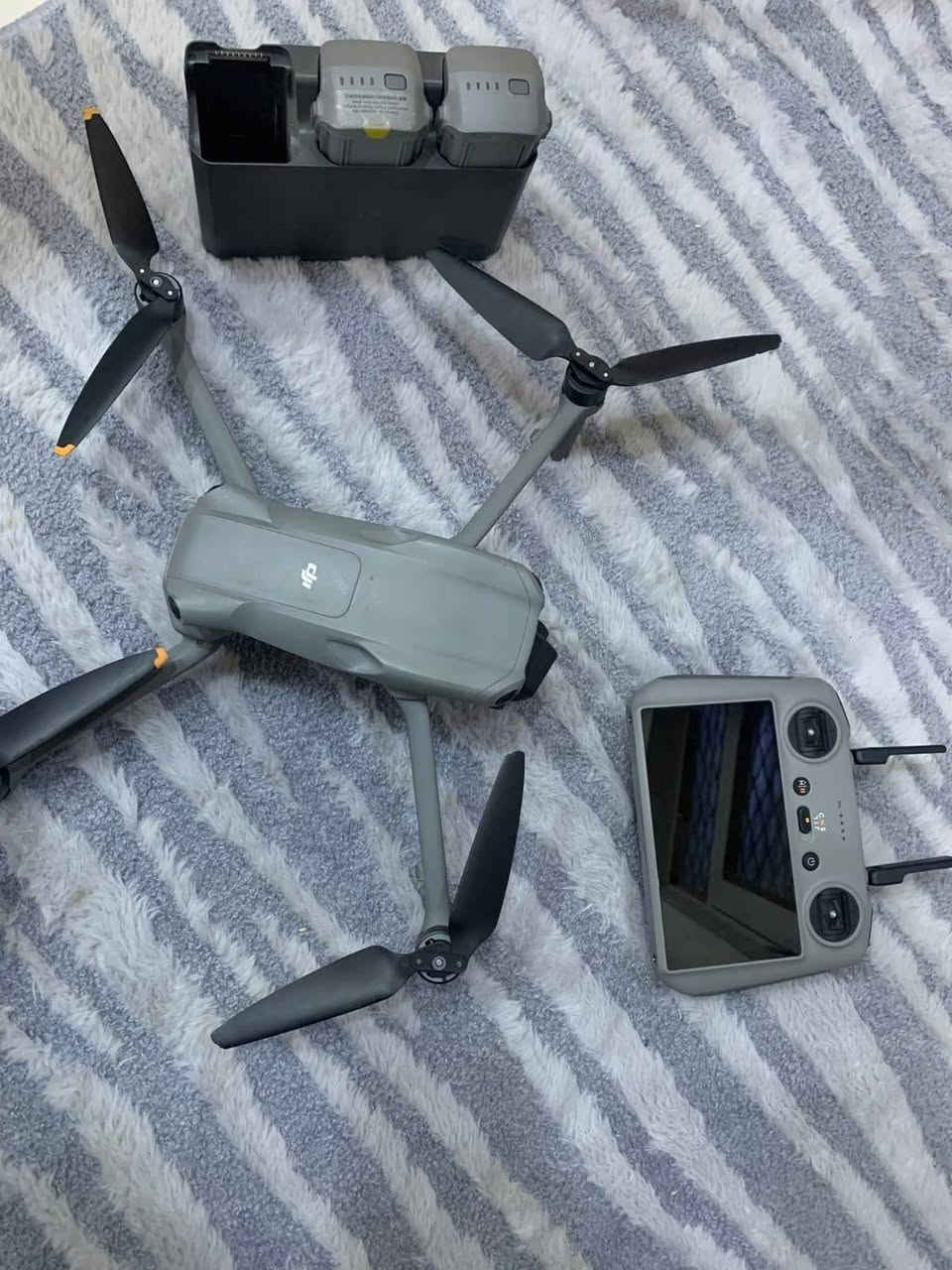 درون اير3 للبيع مكلف بل نشرالدرون نضيفه ونضافته ٩٥ بل ميه صاحب رقم الدرون ***********
