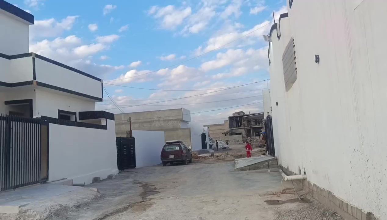 سلام عليكم 
دار للبيع 
المساحه 120متر ركن يبعد من الشارع الرئيسي 100متر
العنوان كوباني 
السعر 35
***********
