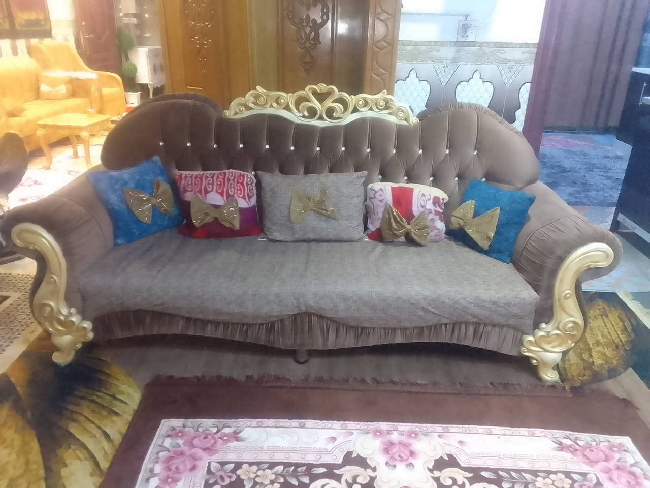 السلام عليكم نص تخم قنفات للبيع
السعر 300 وبي مجال 
مكانب نجف كوفه شارع المطار القديم
***********
