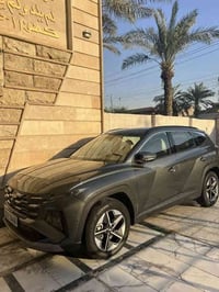 للبيع توسان هايبرد 2024 شكل 2025 وارد كوري ماشيه 23 الف 4 كامرات رادار...