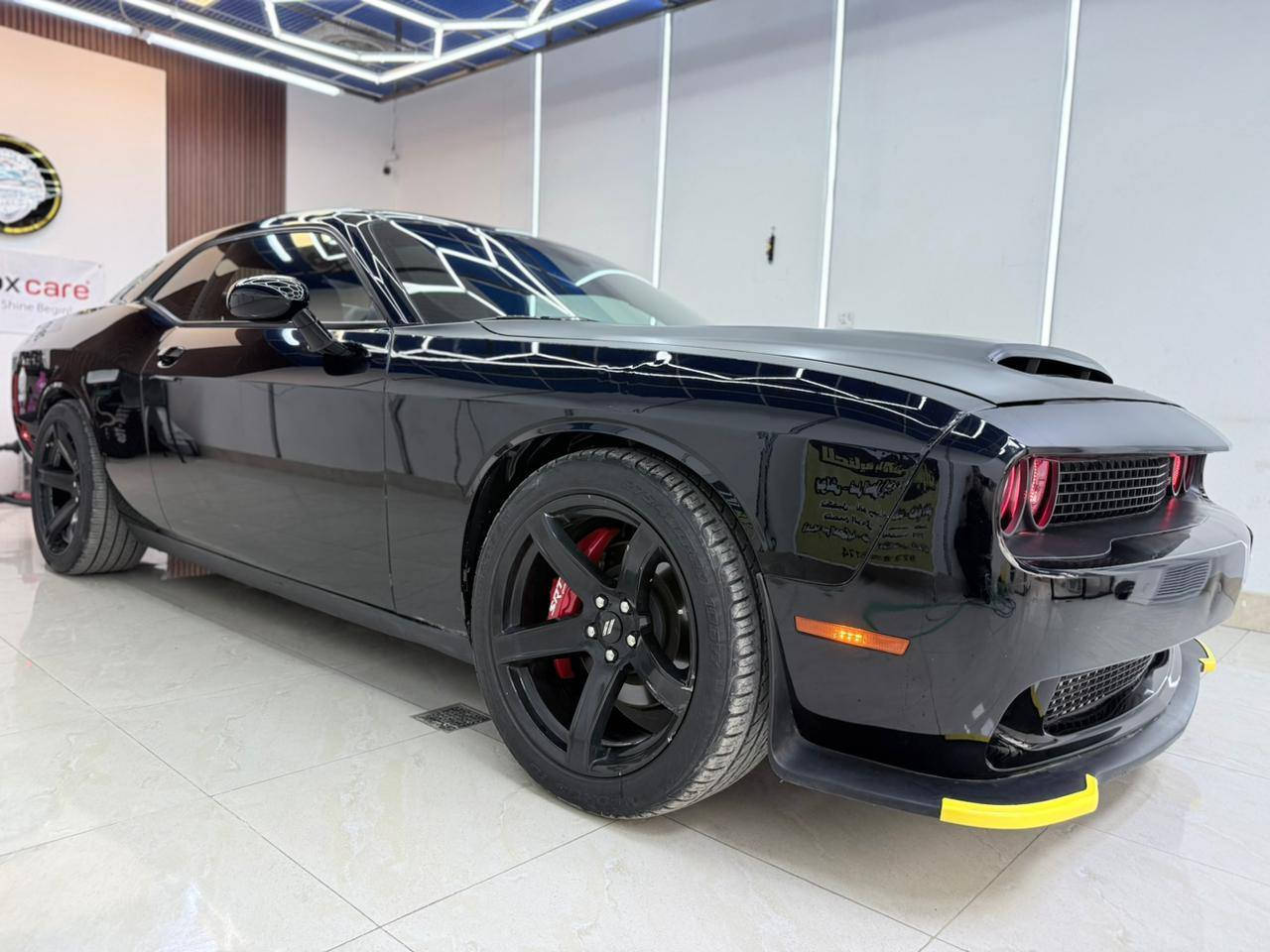 دوج تشالنجر R/T 2023 – Last Call – اخت الزيرو 
 ماشية 7000 ميل فقط حقيقي – اخت الزيرو
 محرك Hemi 5.7
 موصفات R/T العادية
▪️ شاشة وسط + CarPlay
▪️ كشنات حضن كنتارا SRT + كشن السايق كهرباء
▪️ شفتات ستيرن + Super Track
▪️ تدفئة كشنات + تدفئة ستيرن
ولف حماوة ميشموتو ٨٢
▪️ ويل 20 نجمة + تاير جديد
▪️ كفرات Brembo 6 بستم
▪️ بنيد Demon فتحة كبيرة مغلف أسود طافي
▪️ دبات Mopar سود – صوت طرب
▪️ دبلات صفر مال سكات

▪️ مازدات + عدسات LED + لايت نهار
▪️ دهن جديد من شركة يورل قبل أسبوع

 السيارة مبرمجة ومفرغة
 حادث بسيط: صبغ بنيد فقط + بارد بسيط بالجاملغ
قطعة وحدة صبغ فقط باقي السيارة كفالة عامة

رقم صاحب سيارة ***********
