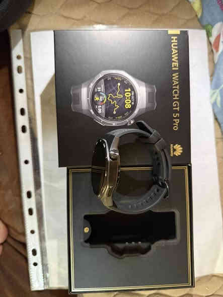 السلام عليكم ورحمة الله وبركاته 
ساعة هواوي جي تي 5 برو للبيع 
نظافة 100% 
استخدام جدا قليل
السعر 275 
مكاني صليخ ال 600 
الرقم ***********
يوجد توصيل لجميع محافظات العراق
