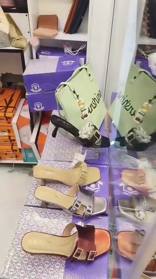 بنات تخفيضات كلش حلوه احذيه شحاطات جنط كل ماركه الي يريد يراسلني موجود خدمه توصيل


**إذا كنت صاحب هذا الإعلان وتريد حذفه لأي سبب، رجاءا أرسل رسالة إلى الدعم الفني**